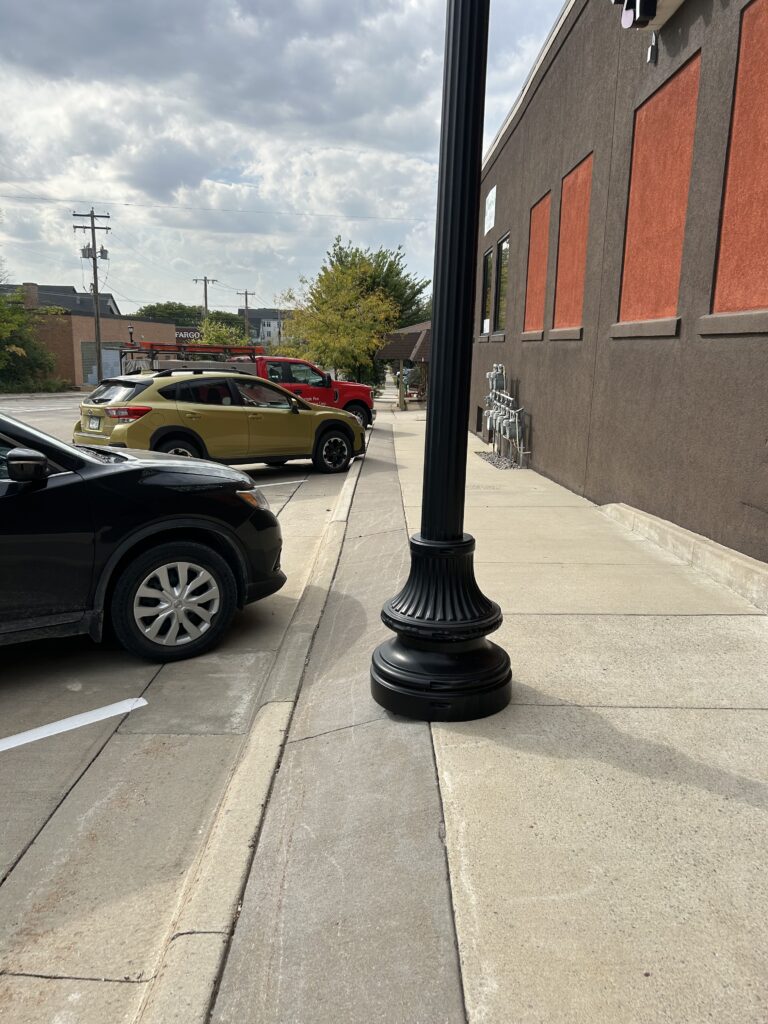image of sidewalk that curves